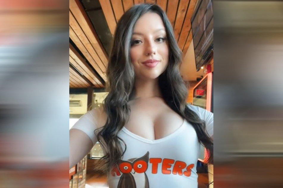 Leah Fennelly (23) posiert in ihrem Hooters-Outfit auf ihrem TikTok-Account.