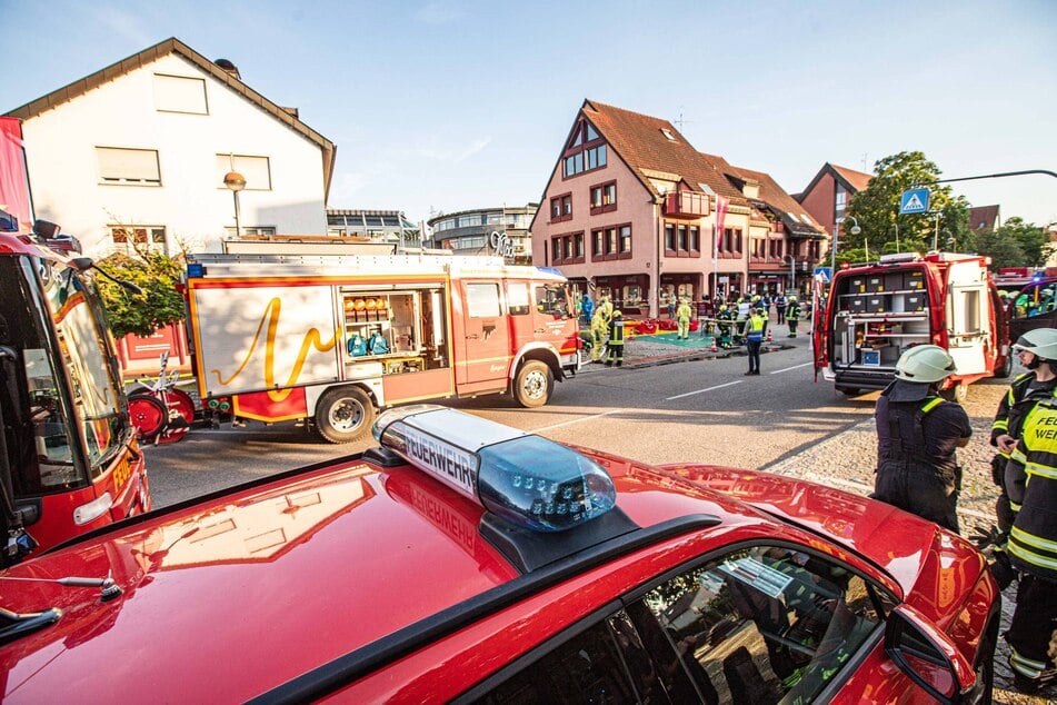 Die Feuerwehren aus Weinstadt, Backnang und Winnenden waren mit 16 Fahrzeugen vor Ort.