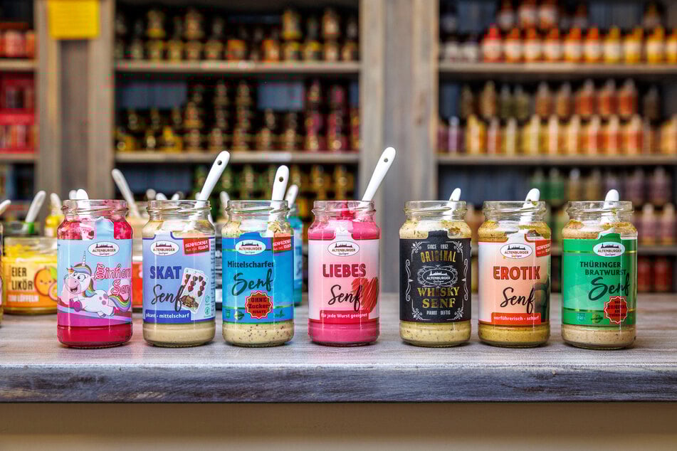 An der Bautzner Straße gibt es allerlei Ost-Produkte, darunter auch Bratwurst mit Senf-Spezialitäten.