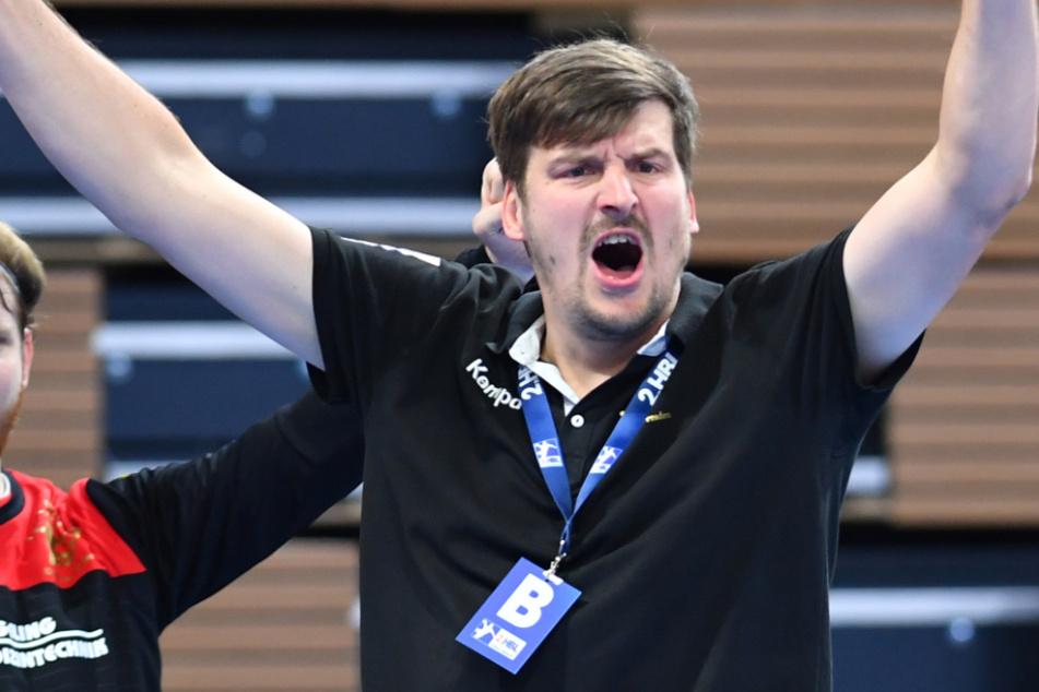 Chefcoach Rico Göde (39) schreit all seine Freude heraus. In der abgelaufenen Saison konnte er das bei 20 Siegen oft tun.