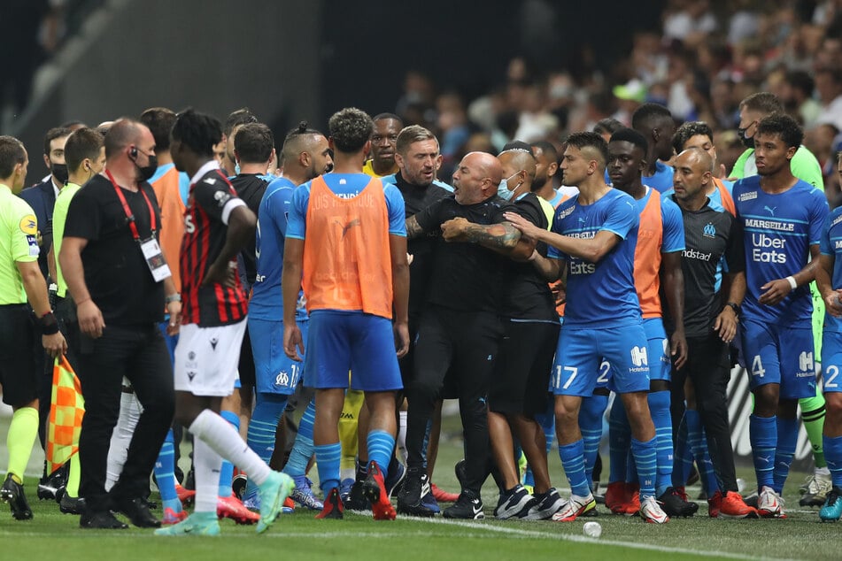 Die Tumulte beim Spiel zwischen OGC Nizza und Olympique Marseille sind noch nicht lange her, da kam es erneut zu Ausschreitungen in der Ligue 1.