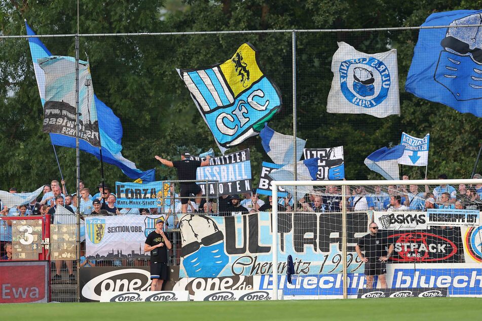 Zahlreiche CFC-Fans reisten nach Thüringen, um das Match gegen Meuselwitz zu sehen.