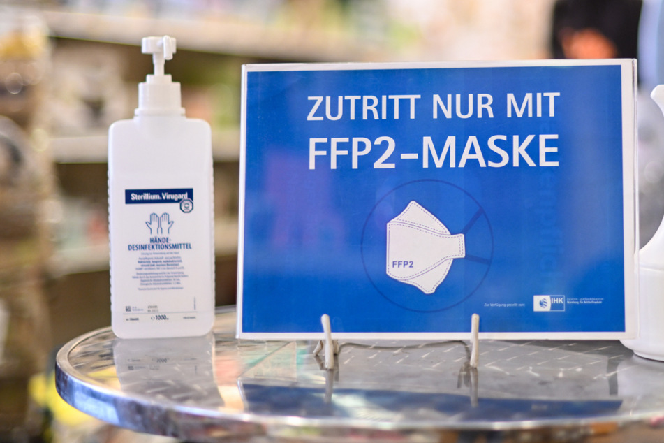 Jeder neunte Händler in Bayern will weiter Masken verlangen