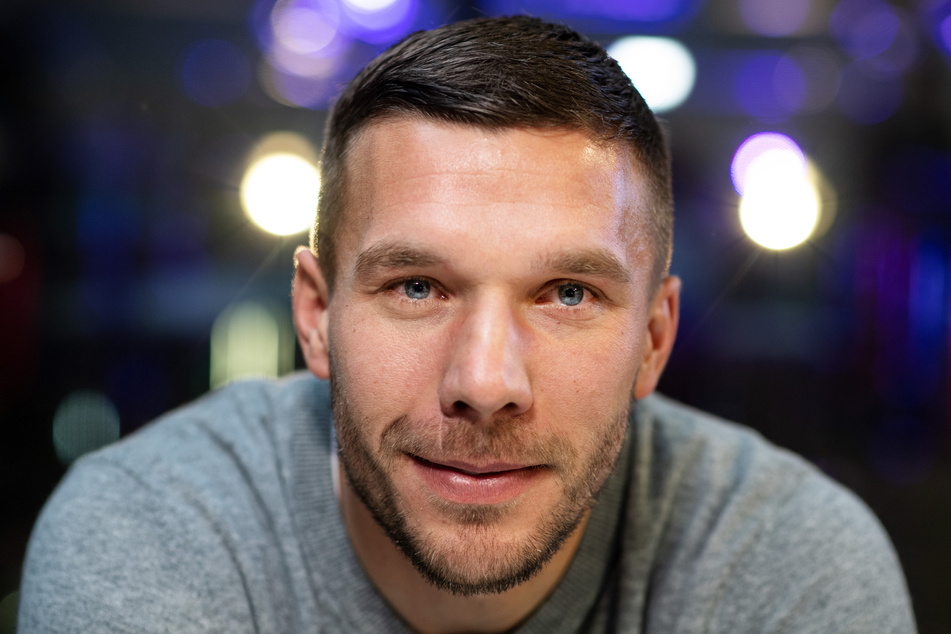 Lukas Podolski (35) unterstützt die Kölner Haie mit kurioser Wette