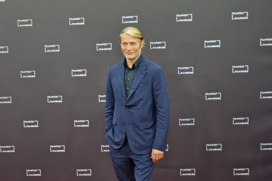 Hollywood-Star Mads Mikkelsen (57) zeigte sich am Donnerstag in Plauderlaune.