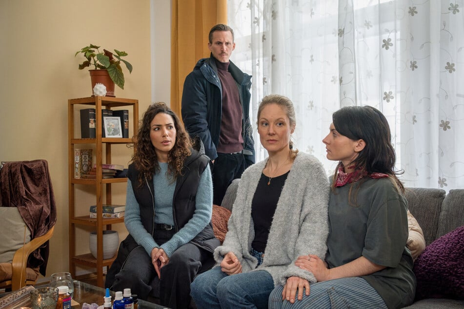 Moritz (hinten) wird erneut mit dem Doppelleben seines Vaters konfrontiert.