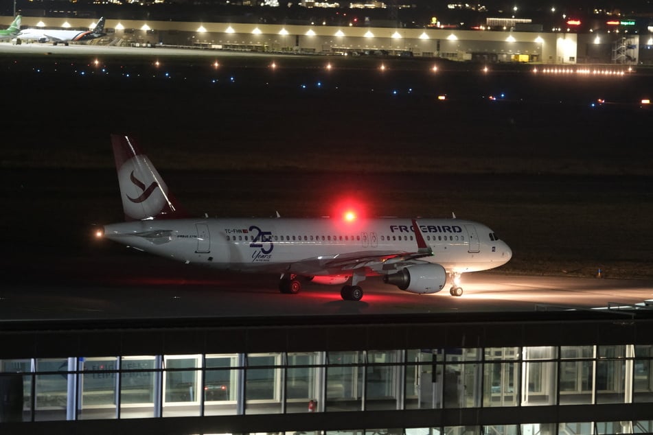 Insgesamt wurden 22 ausreisepflichtige Afghanen mit einem Charterflugzeug von Leipzig/Halle nach Kabul geflogen. (Archivfoto)