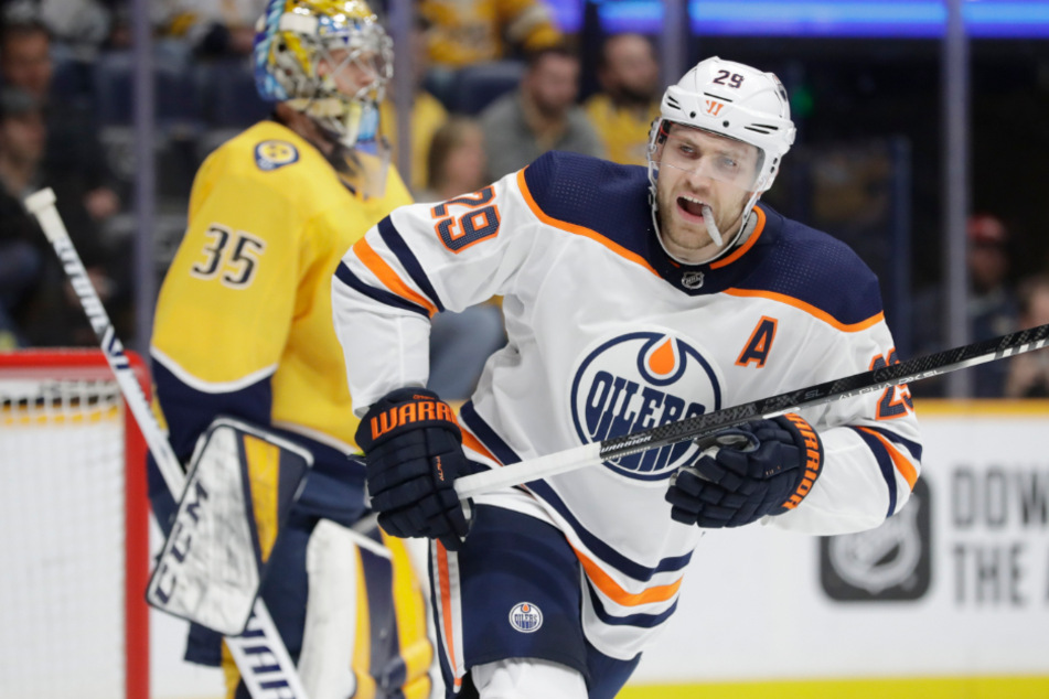 USA, Nashville: Leon Draisaitl von den Edmonton Oilers reagiert während eines Spiels.