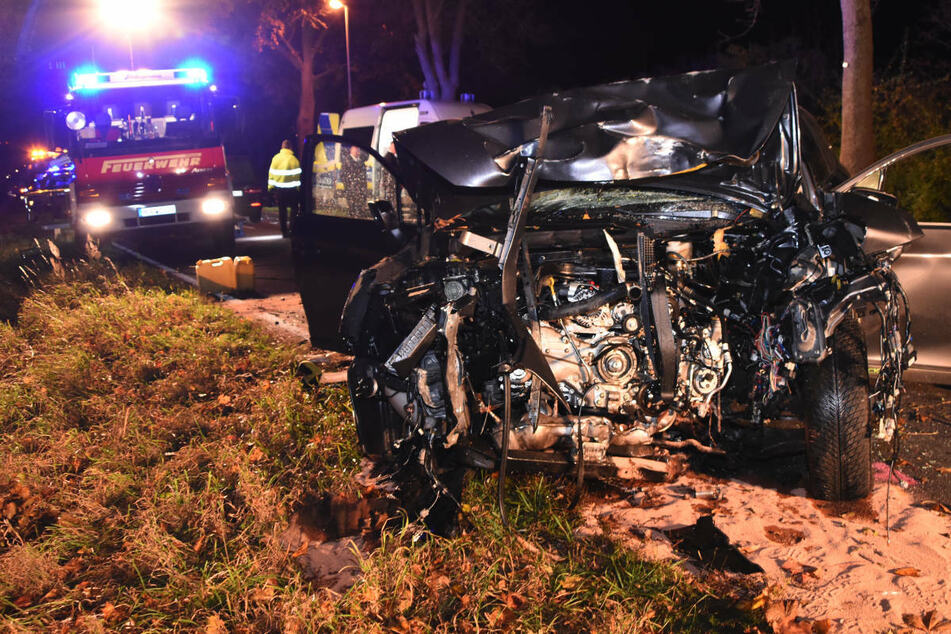 Erst Heck dann Baum: Subaru-Fahrer (†42) stirbt bei Horror-Crash auf B112
