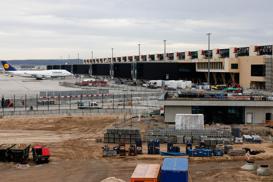 Nach den hessischen Osterferien 2026 soll das Terminal in Betrieb gehen.