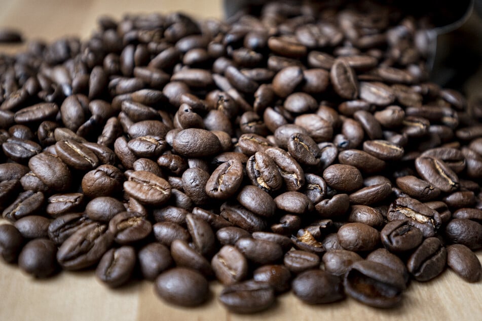 Rohkaffee ist im Wert unglaublich nach oben geschossen. Ein Grund dafür ist der Klimawandel. Aber auch eine gestiegene Nachfrage, besonders in China, treibt die Preise nach oben. (Symbolbild)