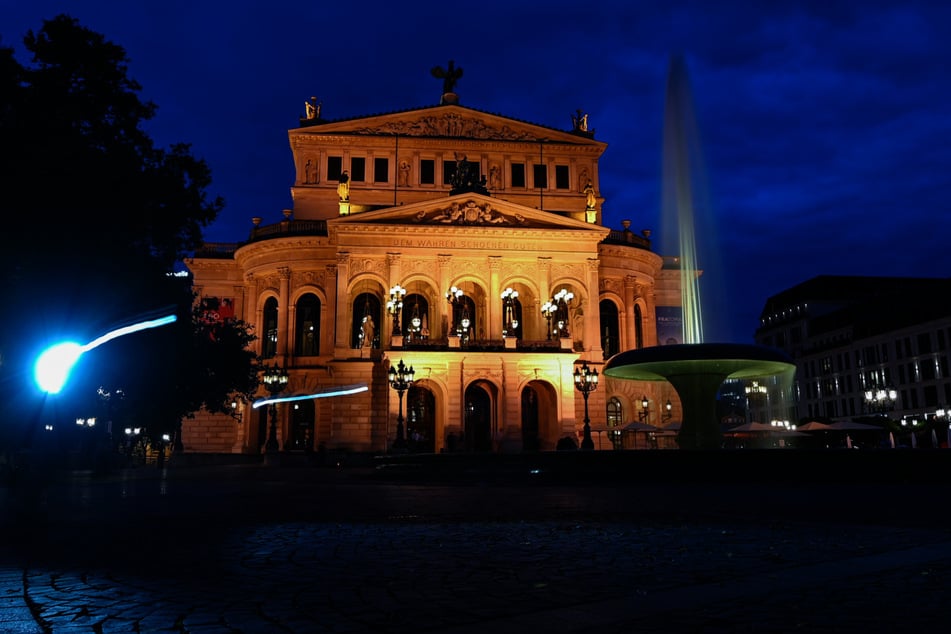 Die Auseinandersetzung fand in der Grünanlage an der Alten Oper statt. (Archivbild)