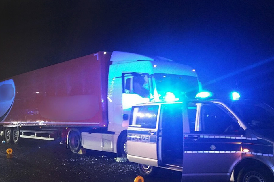 Lkw-Fahrer sackt zusammen: Helden stoppen rollenden Laster und werden ausgezeichnet