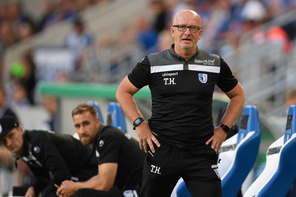 FC-Magdeburg-Trainer Thomas Hoßmang (54) hat am Montag seinen Rücktritt erklärt.