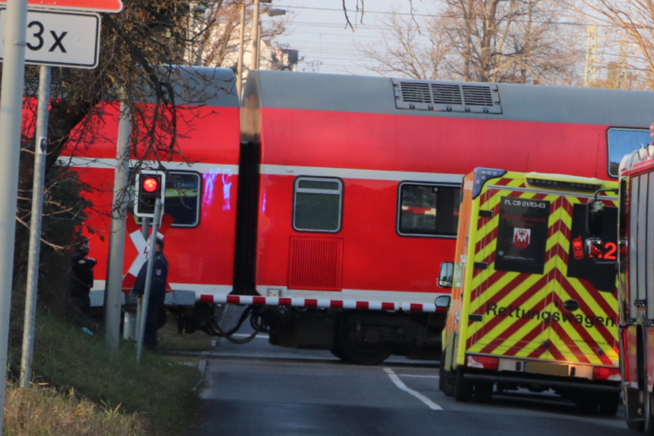 Tödliche Zug-Kollision: Regionalbahn erfasst Person in Brandenburg