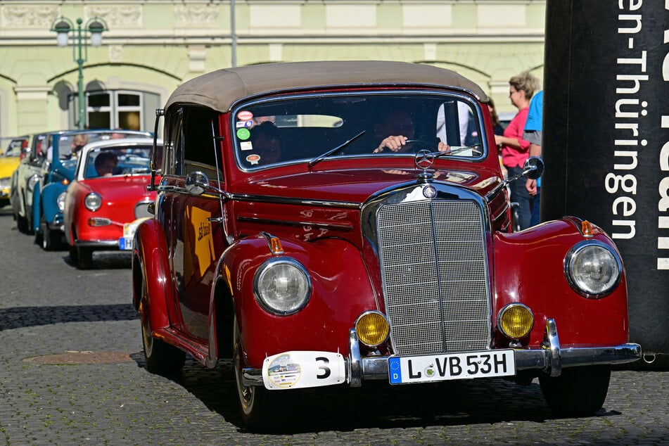 Die Oldtimerausfahrt lockte zahlreiche Teilnehmer aus unterschiedlichsten Region Deutschlands an.