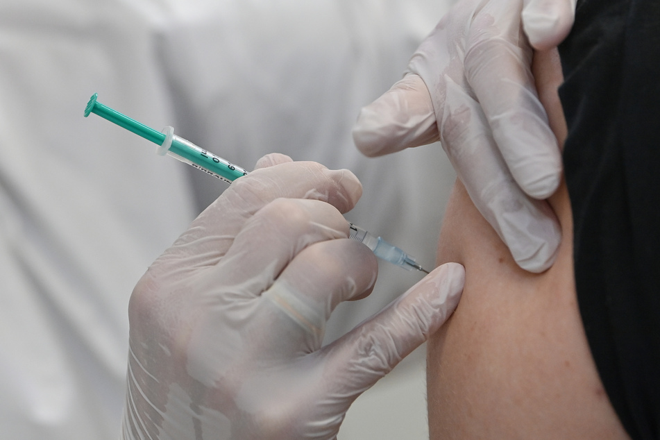 Laut einem MDR-Bericht wurden bisher neun von zehn Anträge auf Anerkennung von Corona-Impfschaden abgelehnt. (Symbolbild)