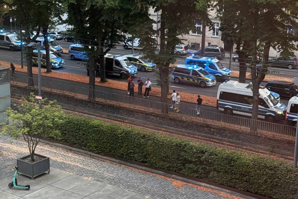 Köln: Großer Polizeieinsatz auf Rheinuferstraße: Verfolgungsjagd endet mit Festnahme