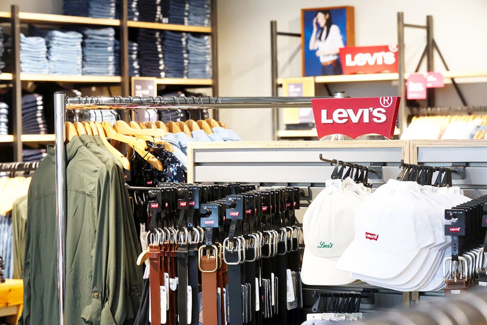 Diese starken Sommer-Deals warten bei LEVI'S und Co. in Schwarzheide