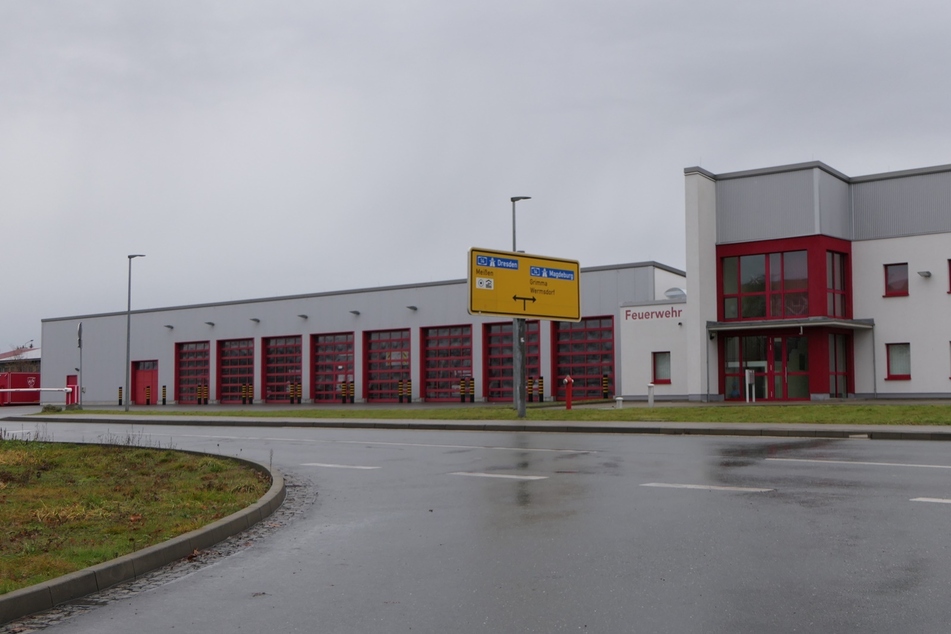 Die Feuerwache in Oschatz. Der Feuerwehrausschuss der Stadt hatte eine sogenannte Doppelmitgliedschaft von Felix nicht genehmigt. Nachdem es zum Streit mit Stadtwehrleiter Lars Natzke gekommen war, musste der Kamerad gehen.