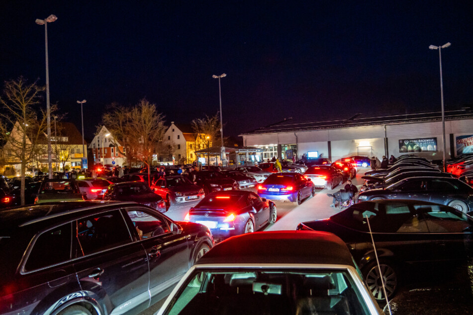 500 bis 600 Autos waren in Forchheim laut Polizei zusammengekommen.