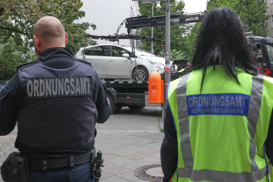 In Berlin-Mitte sind Mitarbeiter des Ordnungsamts beschossen worden, die gerade dabei waren, eine Anzeige zu schreiben. (Symbolfoto)