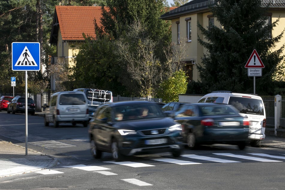 Am Montagmorgen kam es auf der Boltenhagener Straße in Dresden-Klotzsche zu einem Verkehrsunfall zwischen einer Fahrradfahrerin (44) und einer Autofahrerin. (Archivbild)
