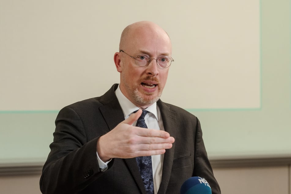 Mecklenburg-Vorpommerns Innenminister Christian Pegel (50, SPD) teilte Details über das Leben von Talib A. in seinem Bundesland mit. (Archivbild)