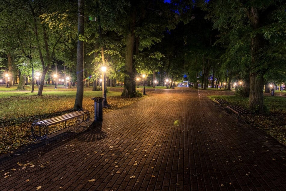 Erfurt: Junge Frau im Park verfolgt und angegriffen