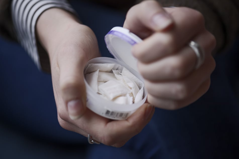 Snus (Schnupftabak) ist in Deutschland und der Europäischen Union (mit Ausnahme von Schweden) aufgrund gesundheitlicher Bedenken und der EU-Tabakrichtlinie verboten. (Archivbild)