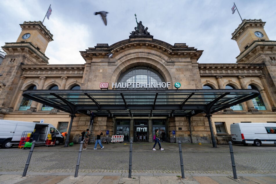 Am Dresdner Hauptbahnhof sorgte ein Gruppe Teenager für Ärger. (Archivbild)