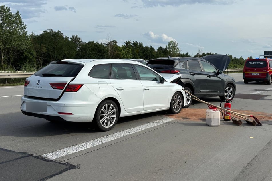 Auf der A9 bei Leipzig ist es am Sonntagabend zu einem Unfall zwischen einem Seat und einem Hyundai gekommen.