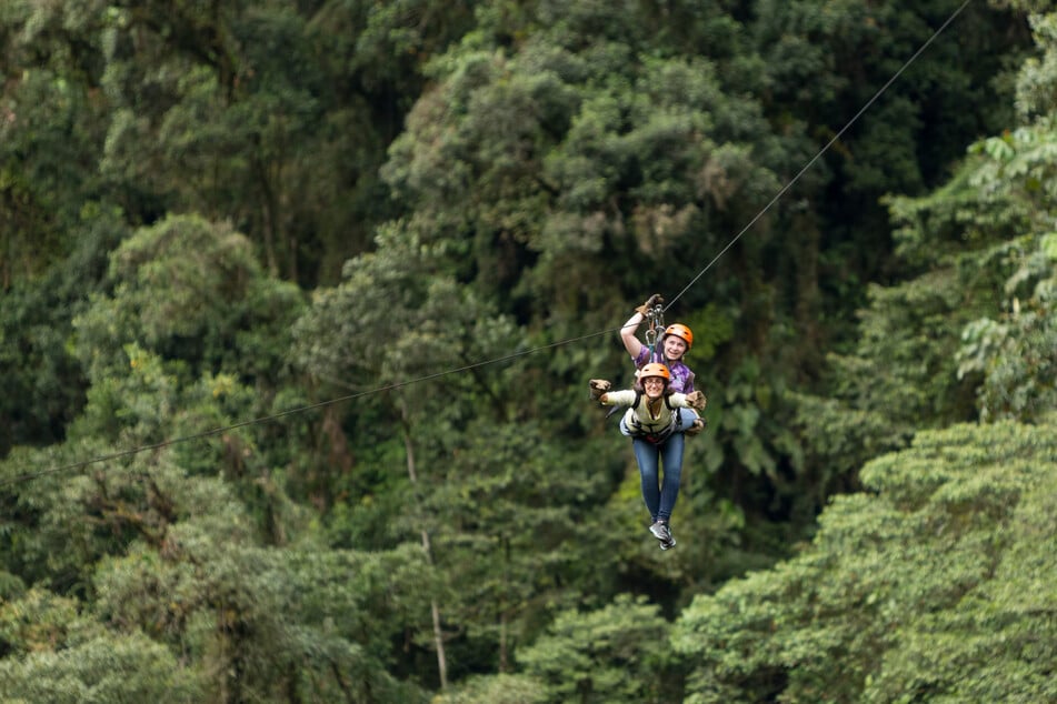 Während einer Luftseilfahrt "fliegt" man für wenige Minuten durch die Luft. (Symbolbild)