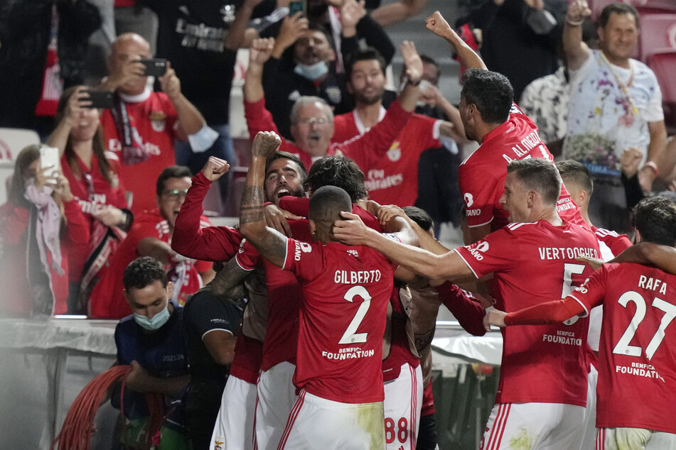 Die Stimmung im Estadio da Luz kochte, die Mannschaft lieferte. Benfica schlägt den FC Barcelona mit 3:0.