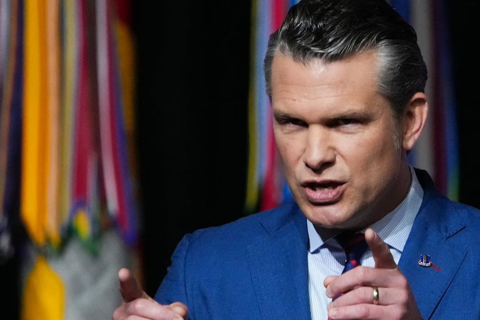 Hegseth pushes forward with unprecedented attempt to silence Pentagon reporting