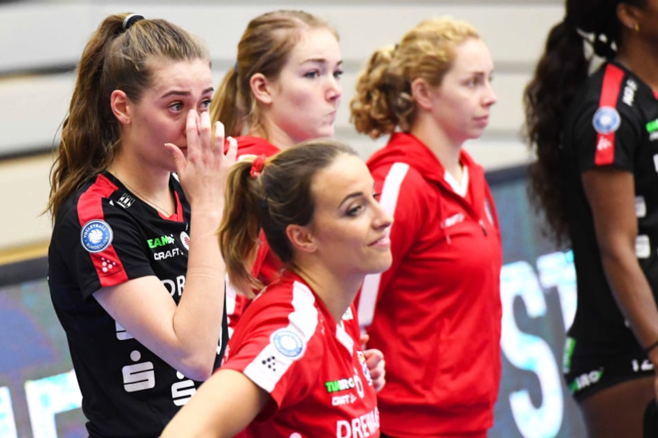Die Enttäuschung nach dem Pokal-Aus war groß. Nicht nur bei Sarah Straube (l.) flossen Tränen.