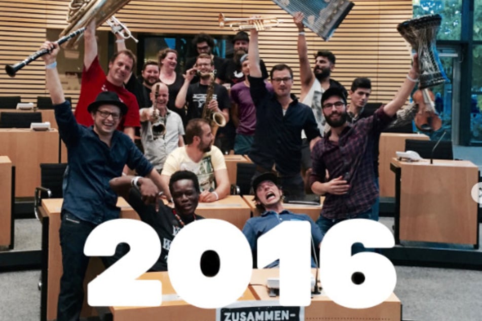 "Zusammenhalten gegen den Rechtsruck" - dafür spielte Banda Comunale schon 2016.