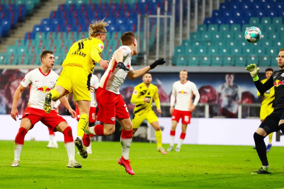 Erling Haaland (2.v.l.) erzielte die Tore zum 2:0 und 3:0 für den BVB.