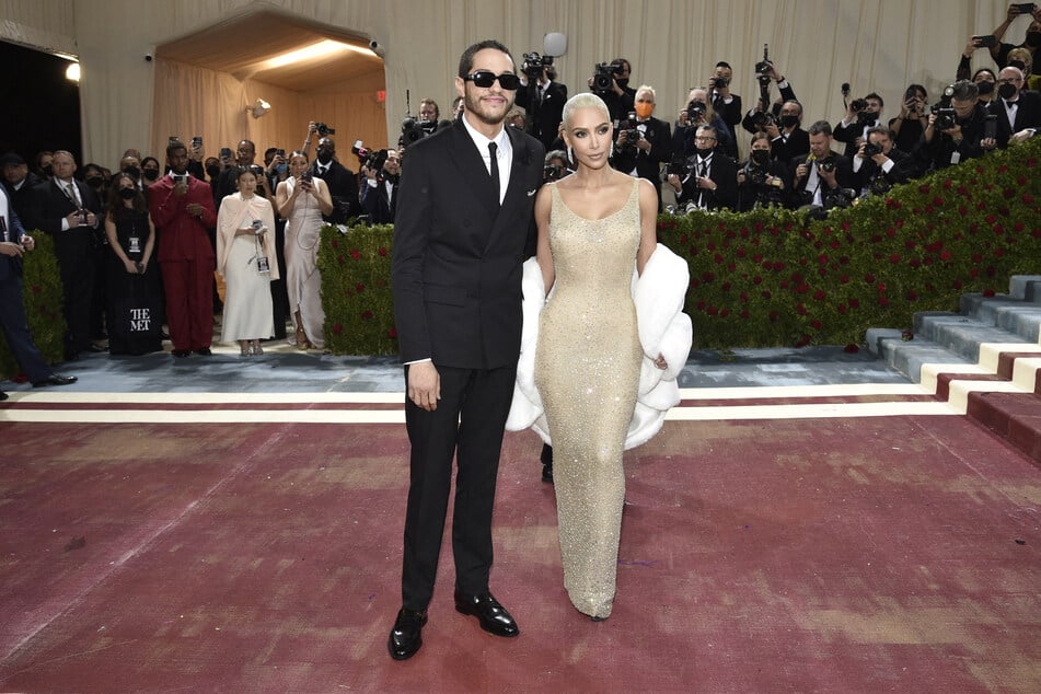 Kim Kardashian (41) und Pete Davidson (28) kommen zur Benefizgala des Costume Institute des Metropolitan Museum of Art.