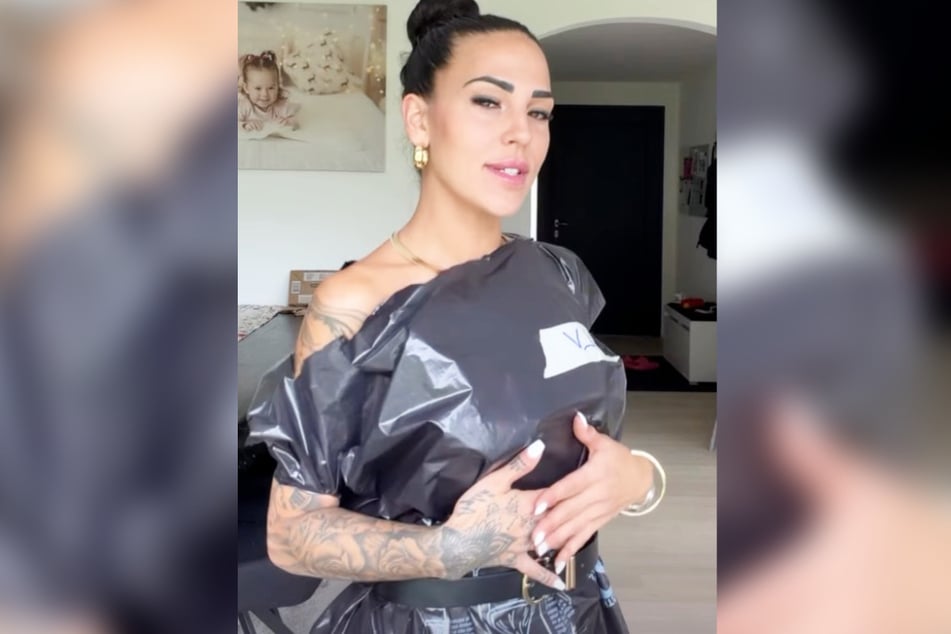Mit einem Müllbeutel bekleidet verhöhnte Elena Miras (34, Foto) Leyla Heiter (30, früher Leyla Lahouar) auf Instagram.