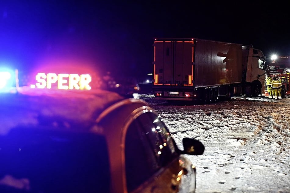 Die A1 musste nach einem Unfall mit zwei Sattelschleppern gesperrt werden.