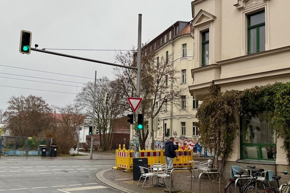 Auf der Lützner Straße gibt es einige gastronomische Einrichtungen. Welche genau von dem Raub betroffen war, wurde nicht mitgeteilt.
