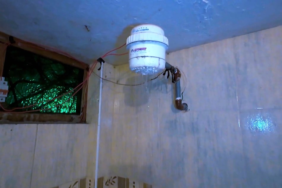 Weit weg vom deutschen Standard: die Dusche.