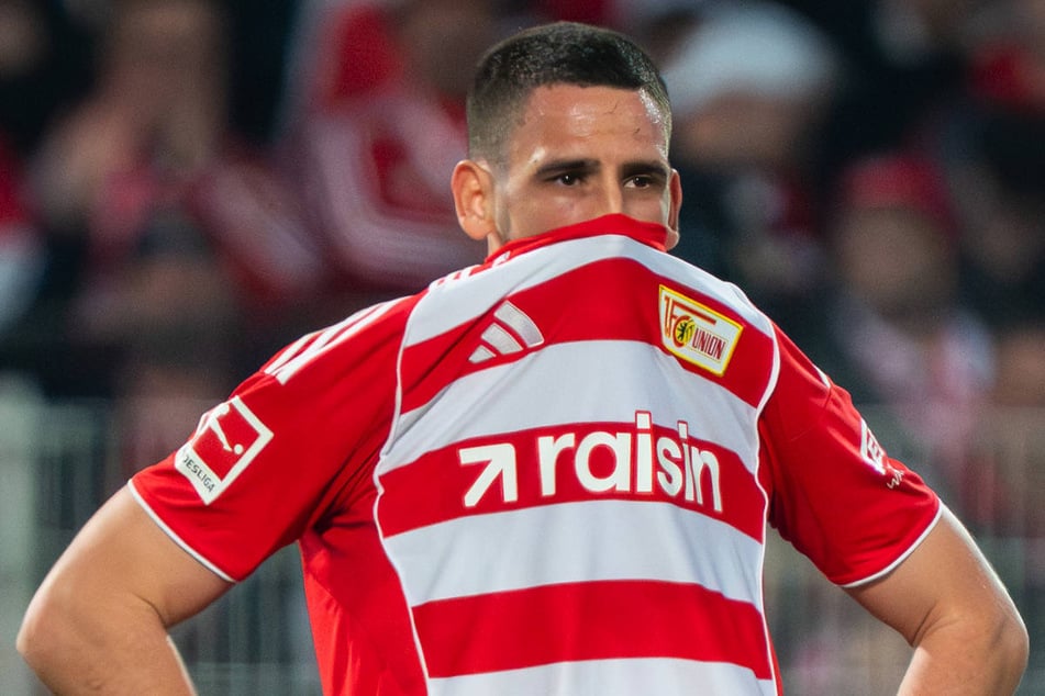 Manchmal sagt ein Bild mehr als tausend Worte: Rani Khedira (32) war nach der bitteren Niederlage gegen Werder Bremen sichtlich bedient.