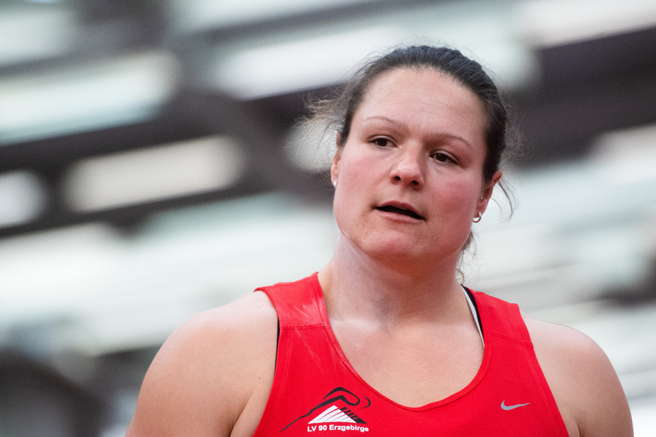 Auf dem Weg zu den Olympischen Spielen in Tokio hatte Kugelstoßerin Christina Schwanitz (35) bisher wenig zu lachen.