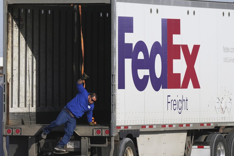 Während der Arbeit bei FedEx verspürte Amethyst Blumberg plötzlich den Drang, auf die Toilette zu gehen - nur wenige Minuten später hielt sie ihr zweites Kind im Arm. (Symbolbild)