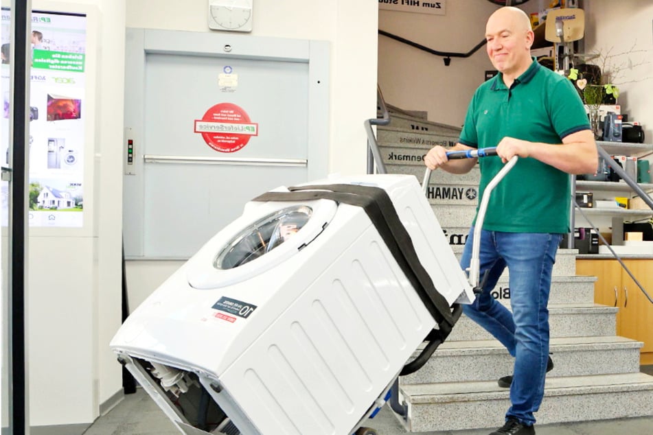 So einfach kannst Du Dich hier als Kundendienst-Techniker (m/w/d) bewerben