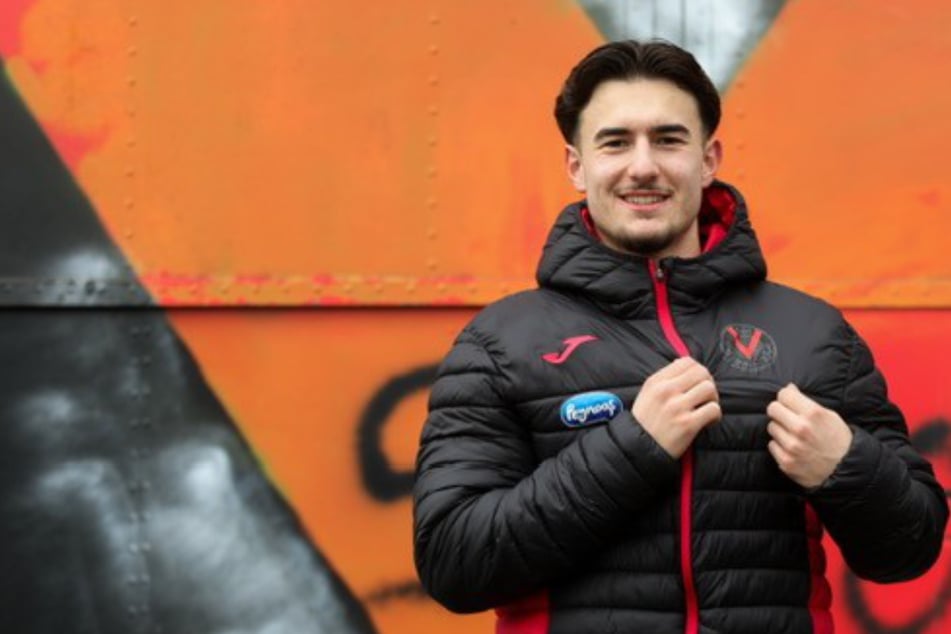 Transfermarkt im Liveticker: Drittliga-Klub verstärkt sich mit Paderborns Zambrano