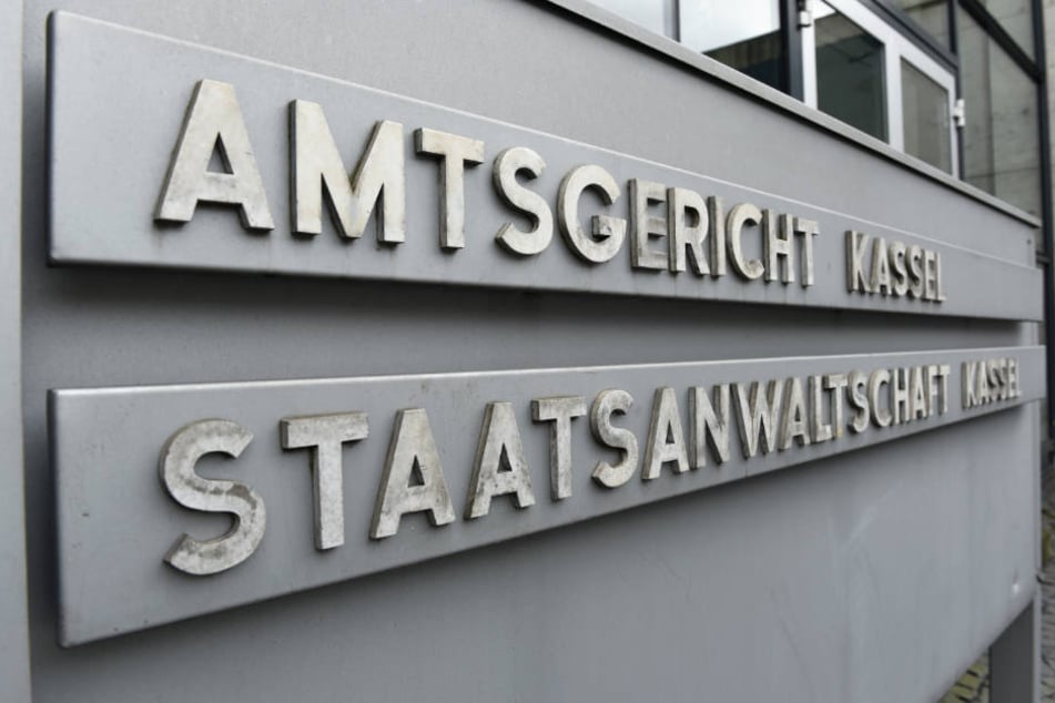 Vor dem Amtsgericht Kassel hat der Mordprozess gegen den 59-Jährigen begonnen.