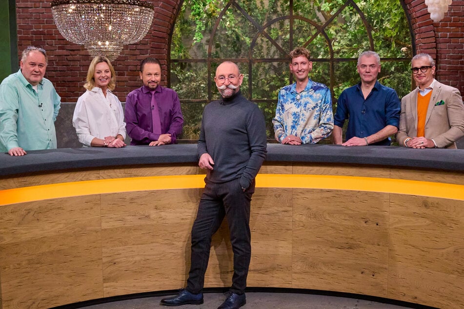 Auf die beliebten Trödel-Experten (v.l.) Walter Lehnertz, Susanne Steiger, Wolfgang Pauritsch, Fabian Kahl, Christian Vechtel und Anaisio Guedes müssen Fans bei der Liveshow wohl verzichten.